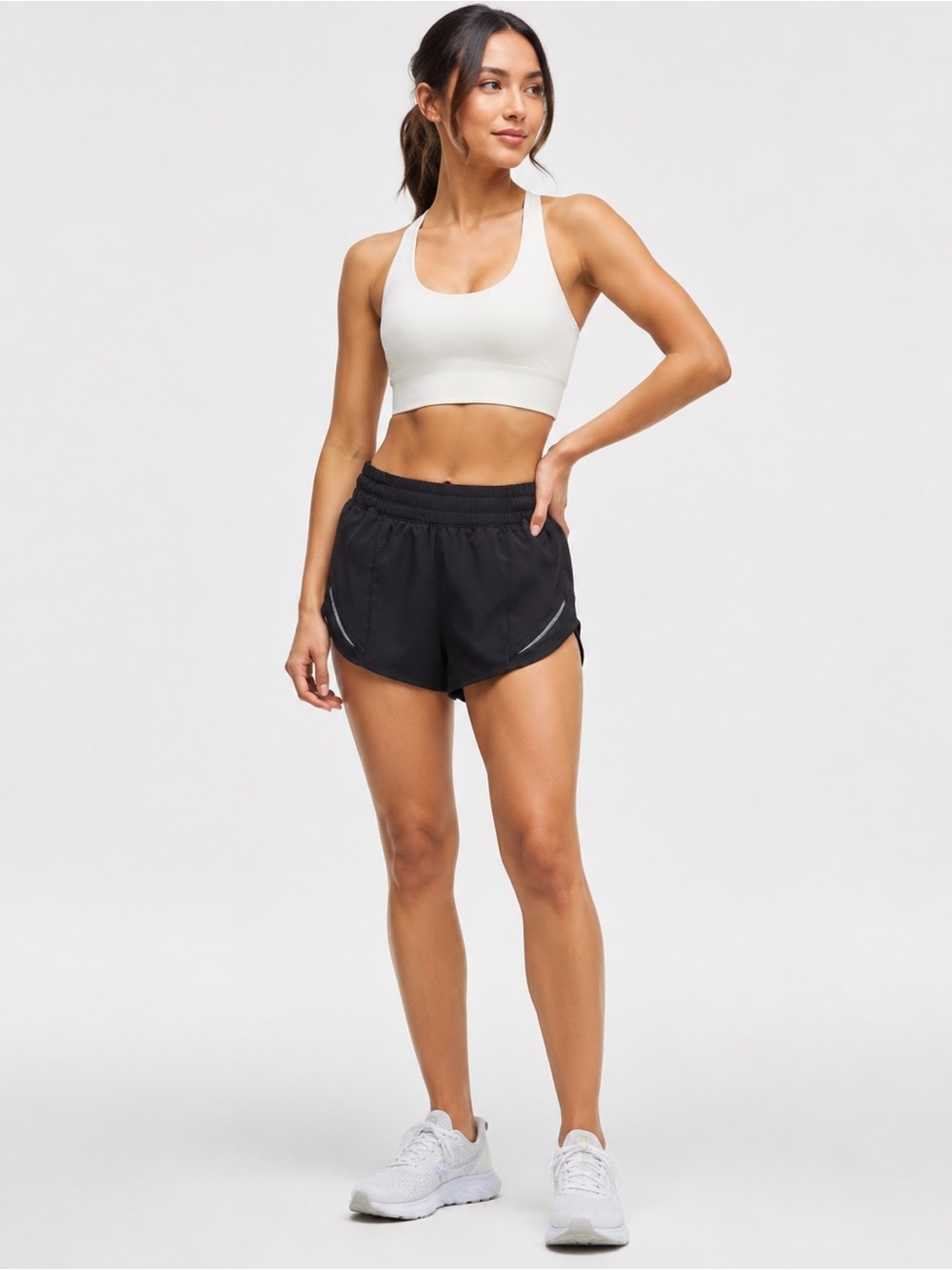 • Lululemon • Women’s Hotty Hot Short II *2.5"
Black (First Release) 4